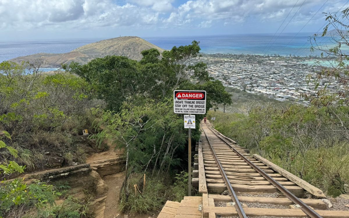 Koko Crater Railway Trail Guide (Koko Head): Everything You Need to Know